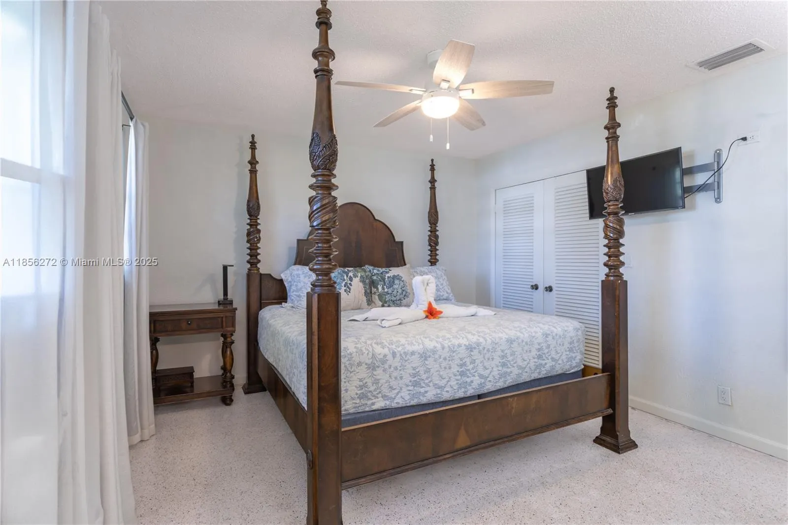 743 SE 10th Ter