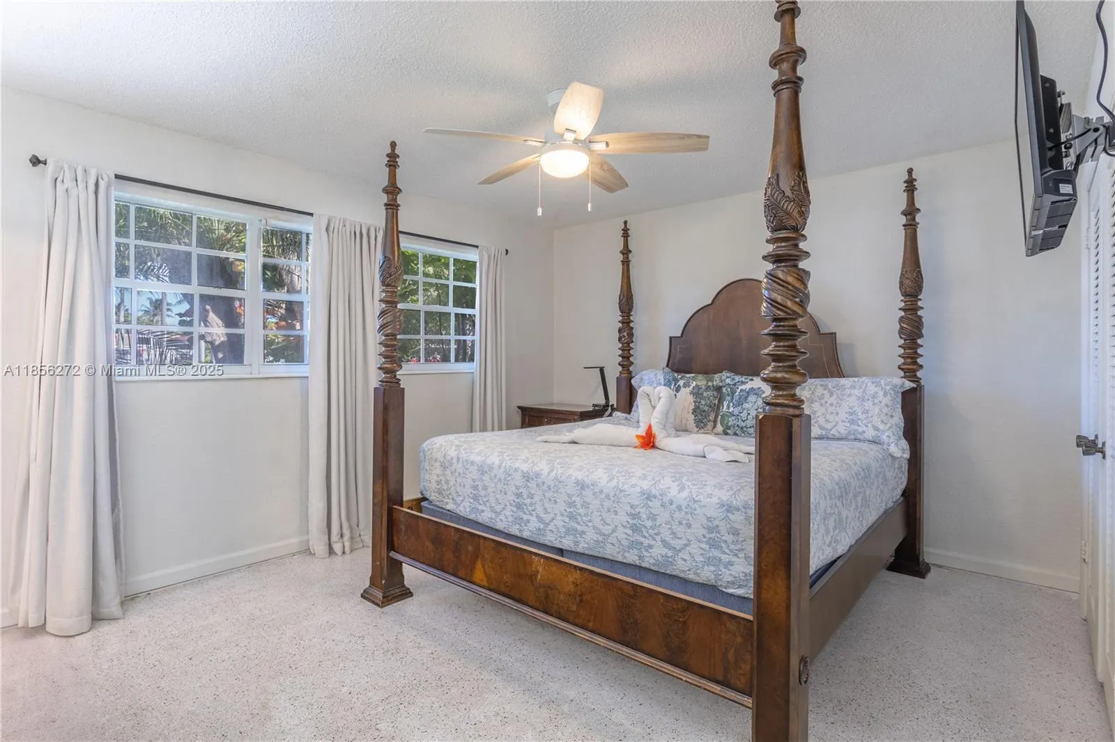 743 SE 10th Ter