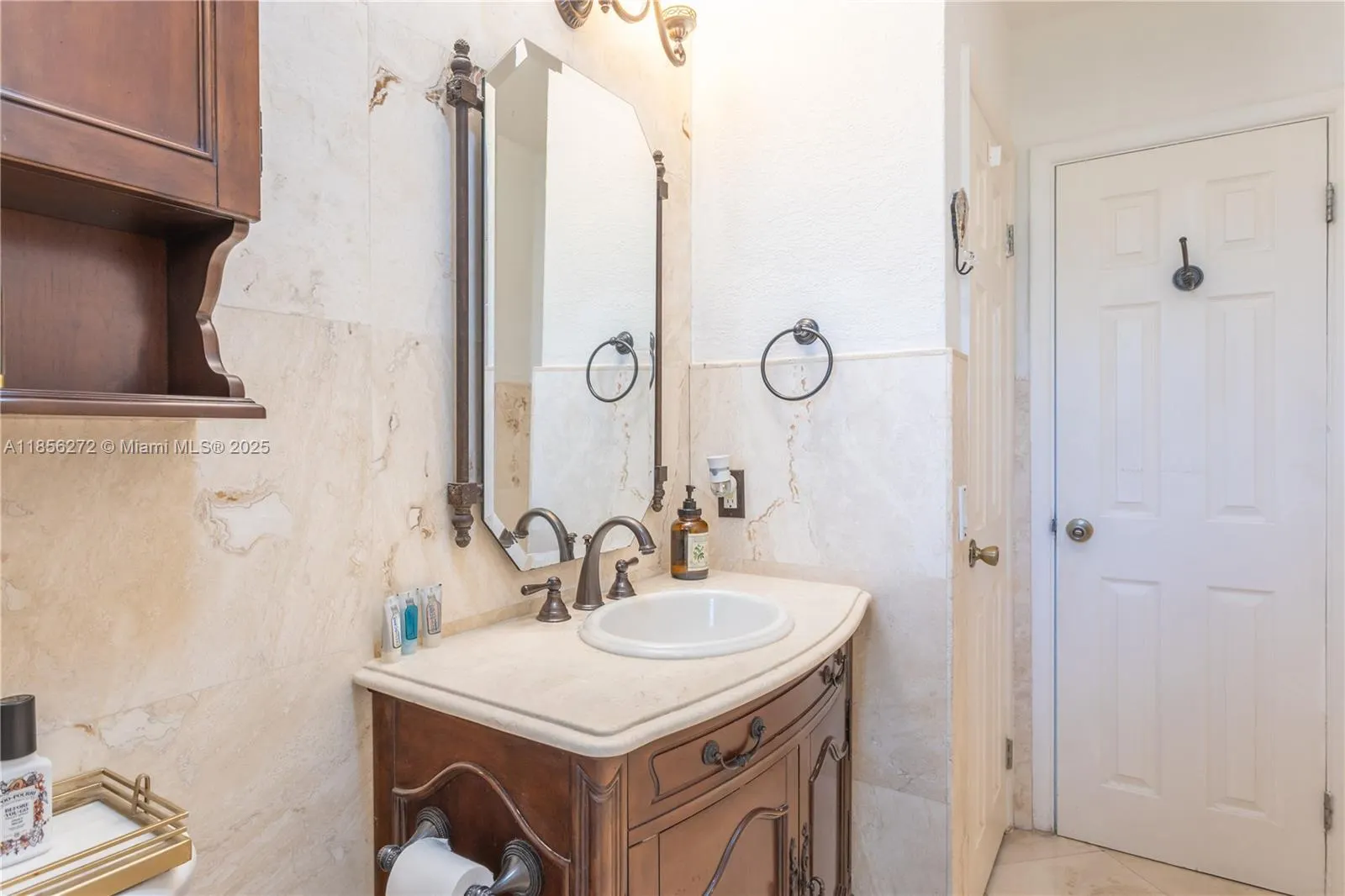 743 SE 10th Ter