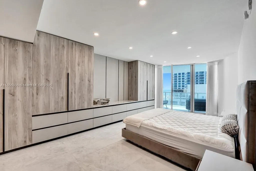 3101 S Ocean Dr, #1704