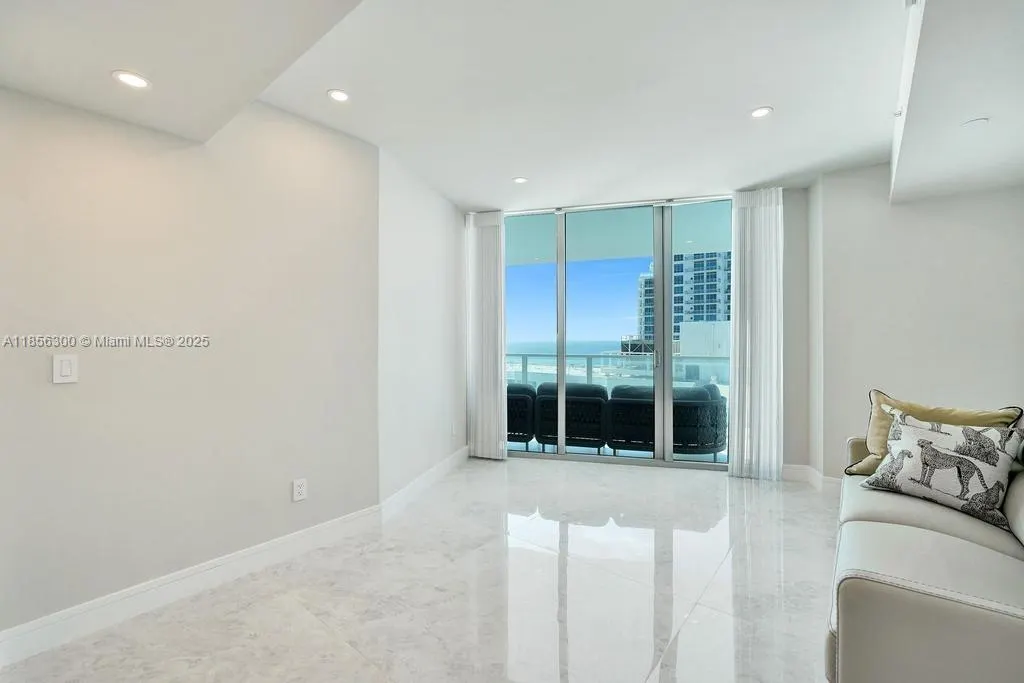 3101 S Ocean Dr, #1704