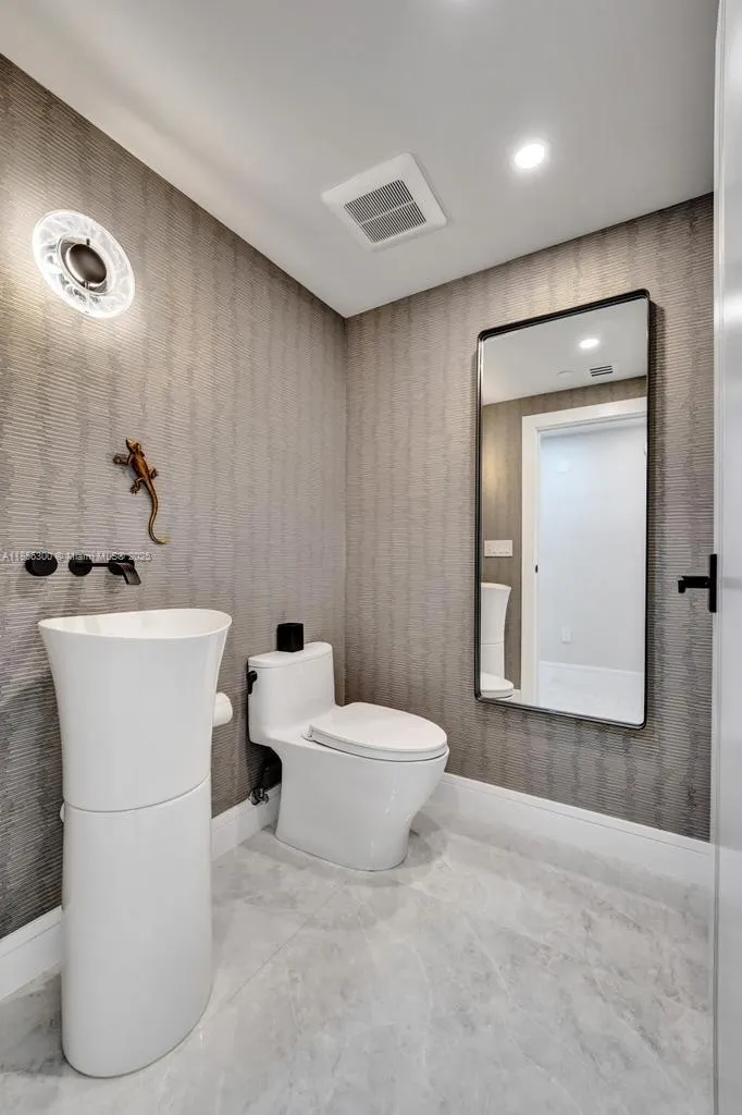 3101 S Ocean Dr, #1704