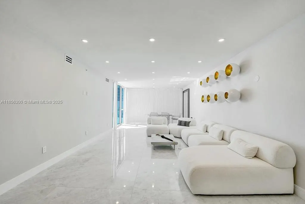 3101 S Ocean Dr, #1704