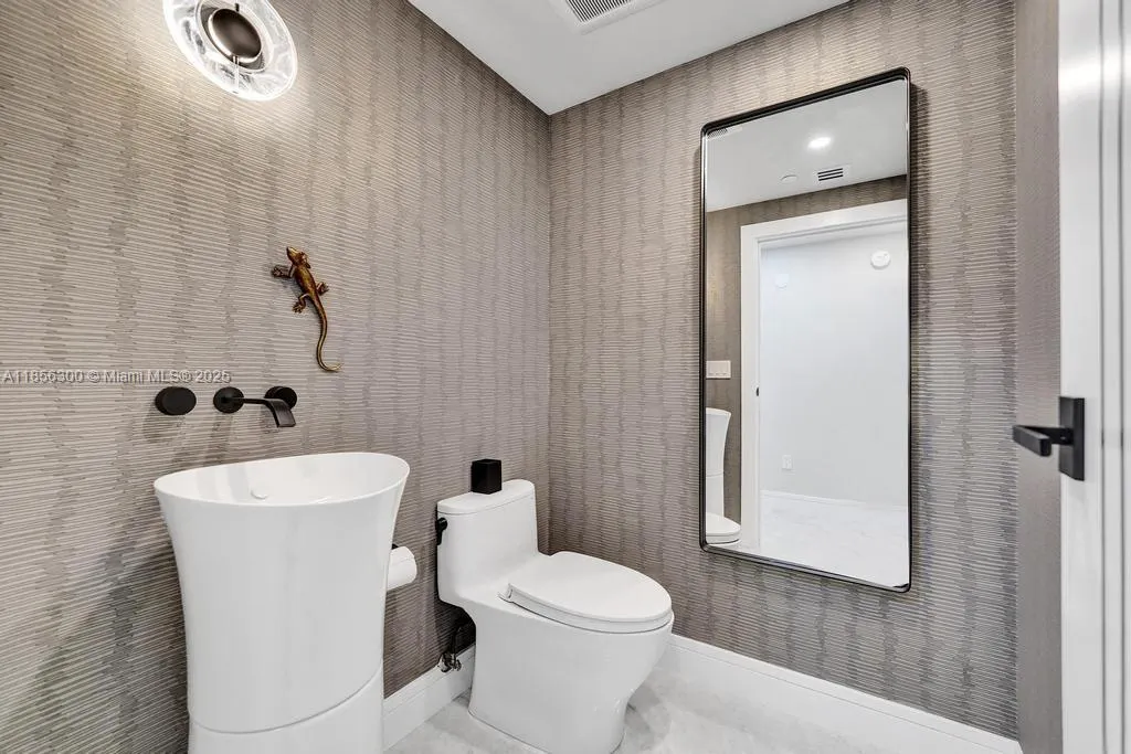 3101 S Ocean Dr, #1704