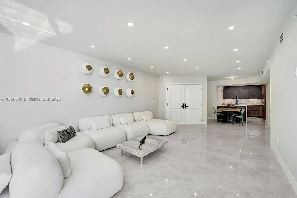 3101 S Ocean Dr, #1704