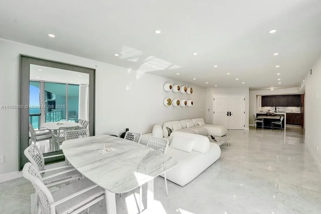 3101 S Ocean Dr, #1704