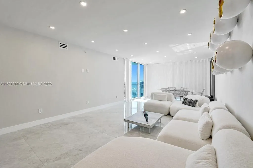 3101 S Ocean Dr, #1704