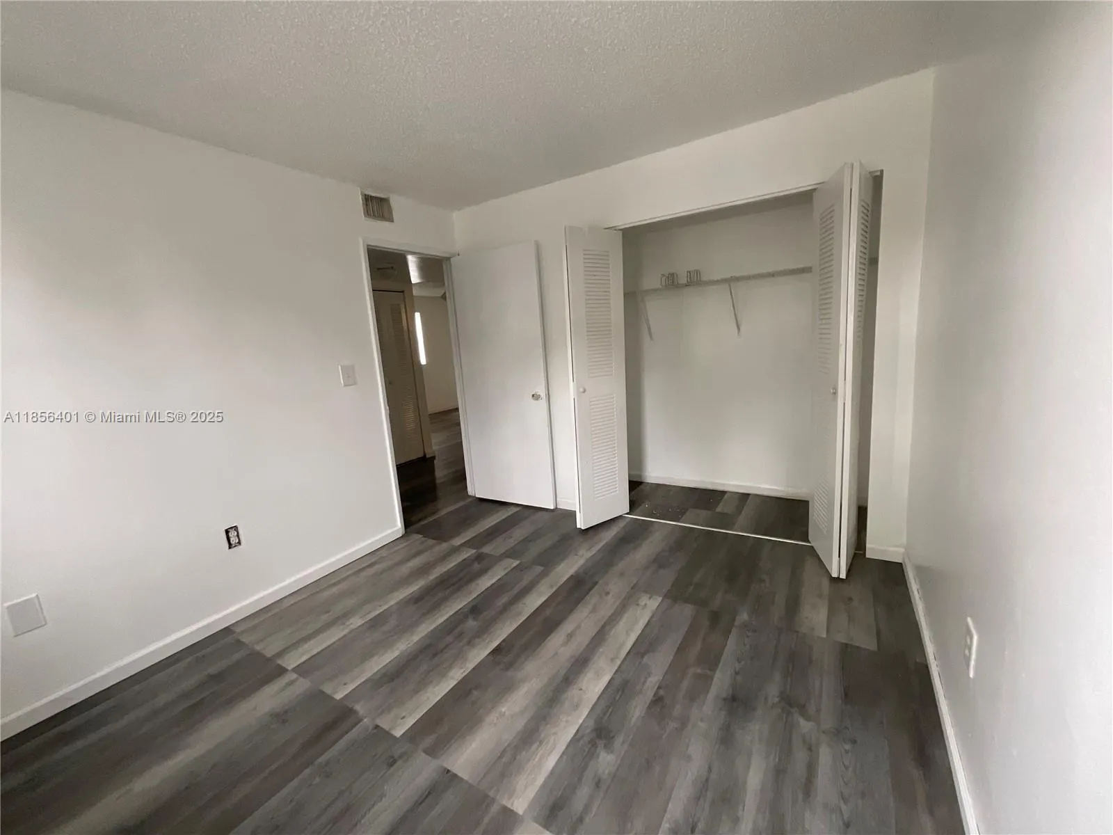 9877 Nob Hill Ct, #25/9877