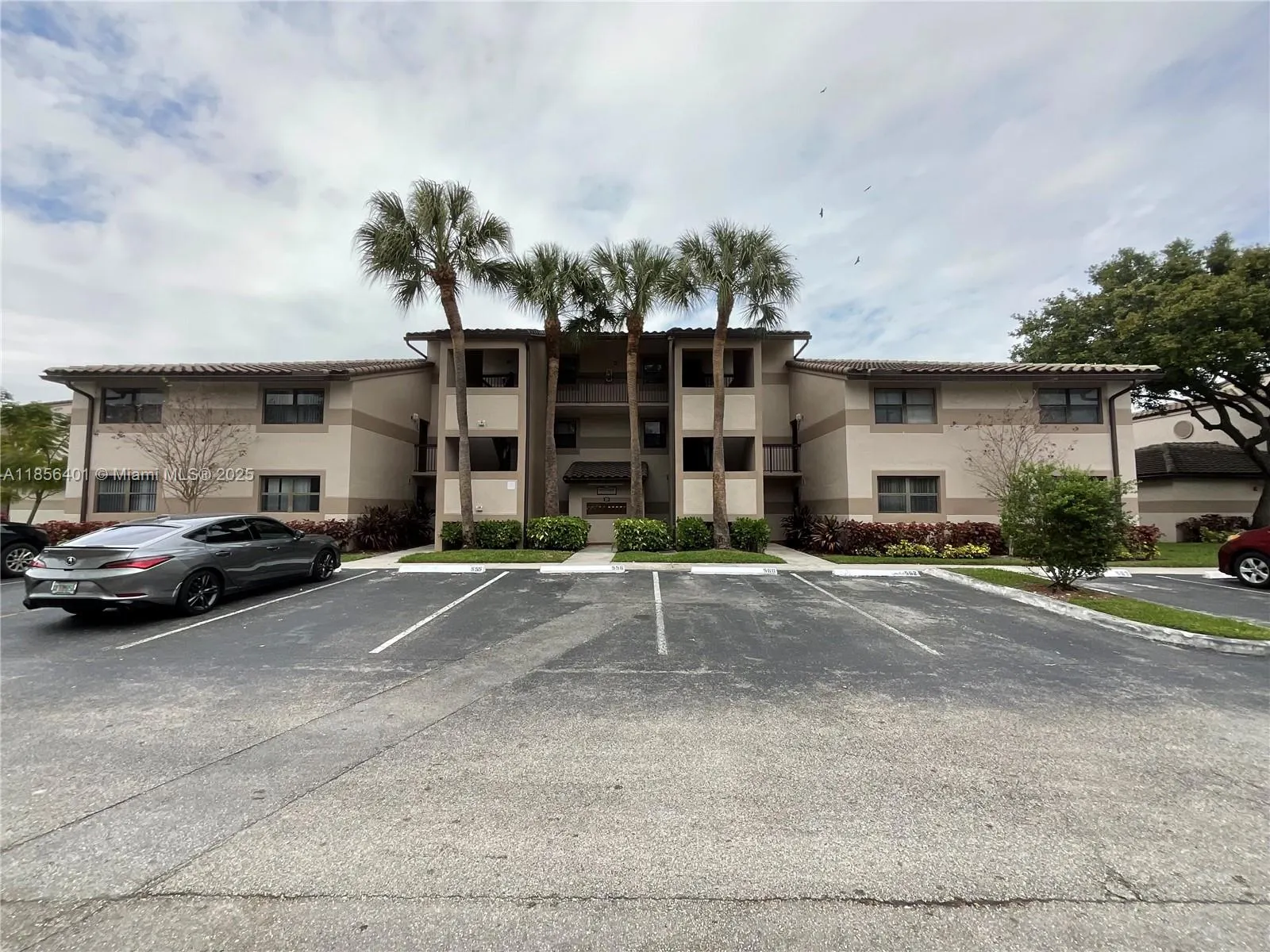 9877 Nob Hill Ct, #25/9877