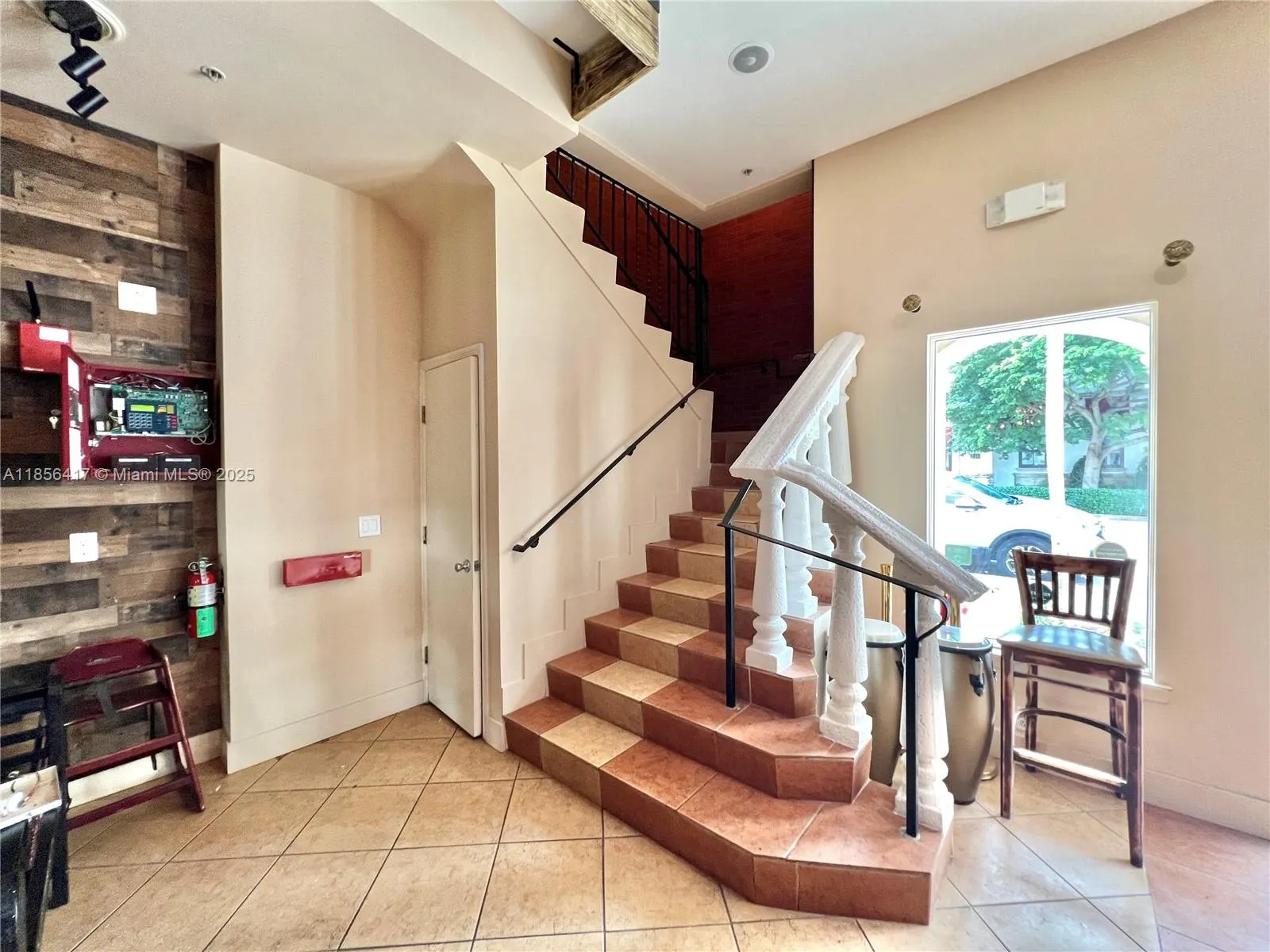 223 Valencia Ave