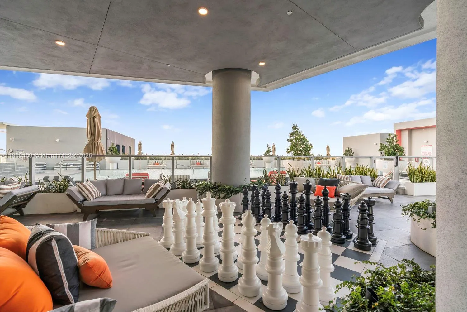 2000 Metropica Way, #1109
