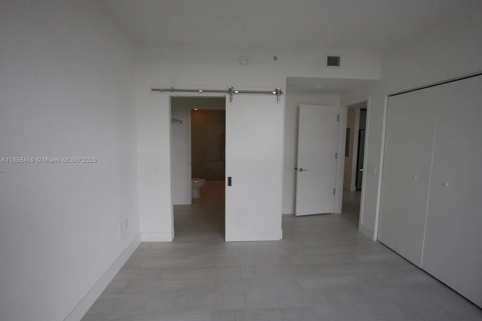 2000 Metropica Way, #1109