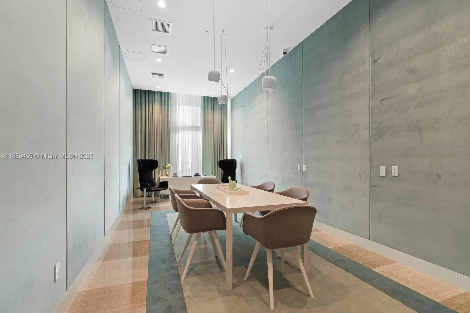 2000 Metropica Way, #1109