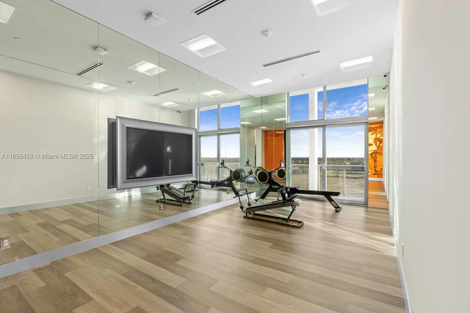 2000 Metropica Way, #1109