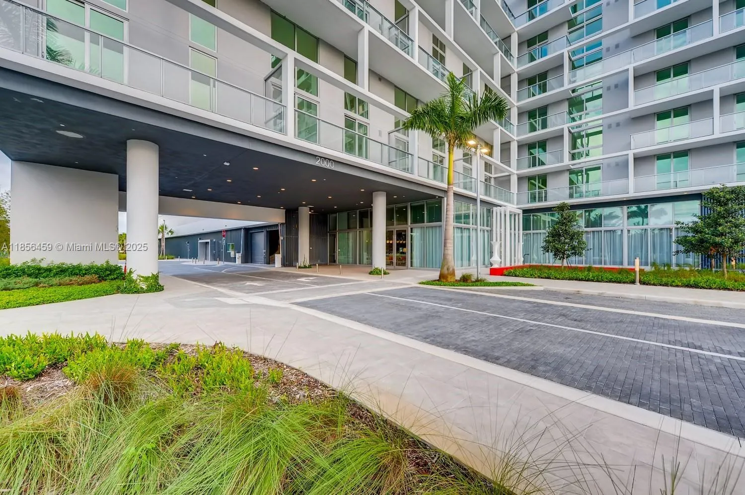 2000 Metropica Way, #1109