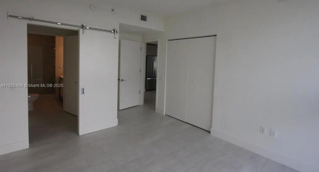 2000 Metropica Way, #1109