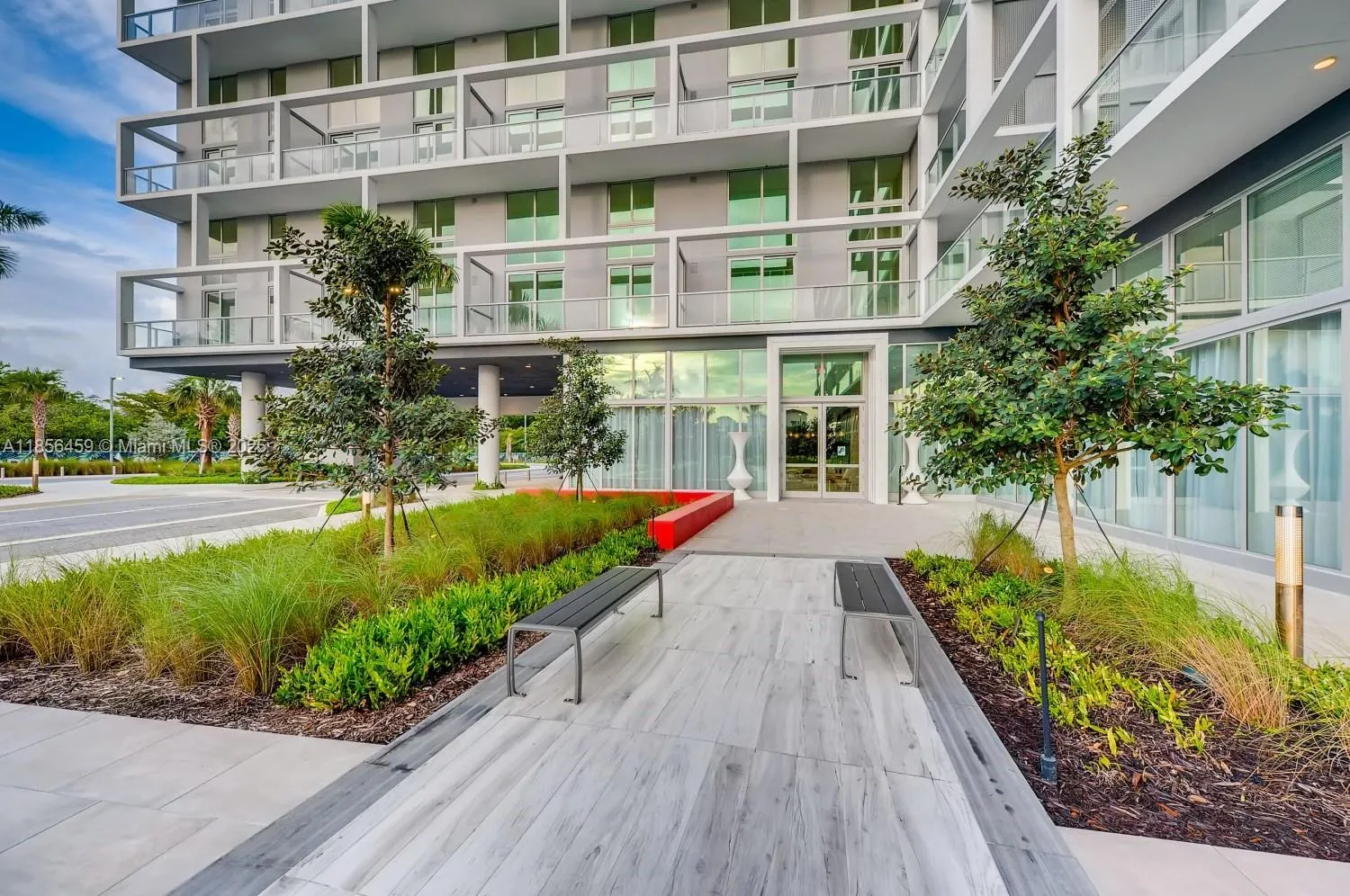 2000 Metropica Way, #1109