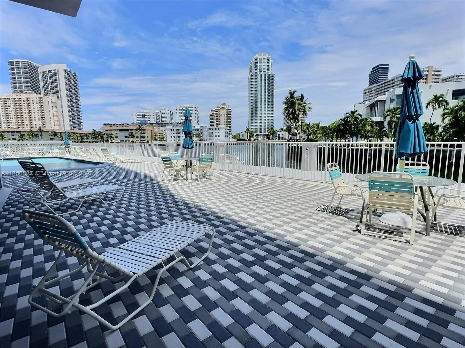 137 Golden Isles Dr, #1109