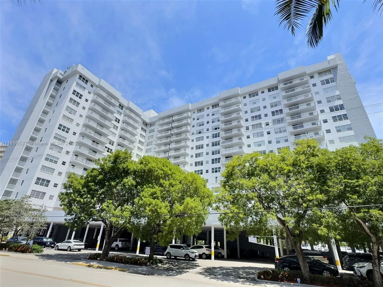 137 Golden Isles Dr, #1109