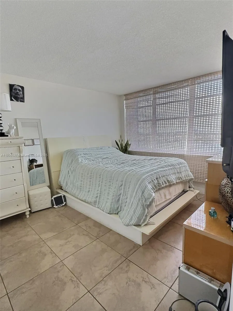 137 Golden Isles Dr, #1109