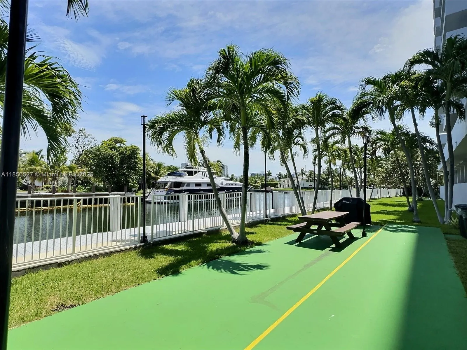 137 Golden Isles Dr, #1109