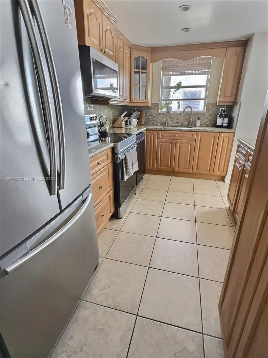 137 Golden Isles Dr, #1109