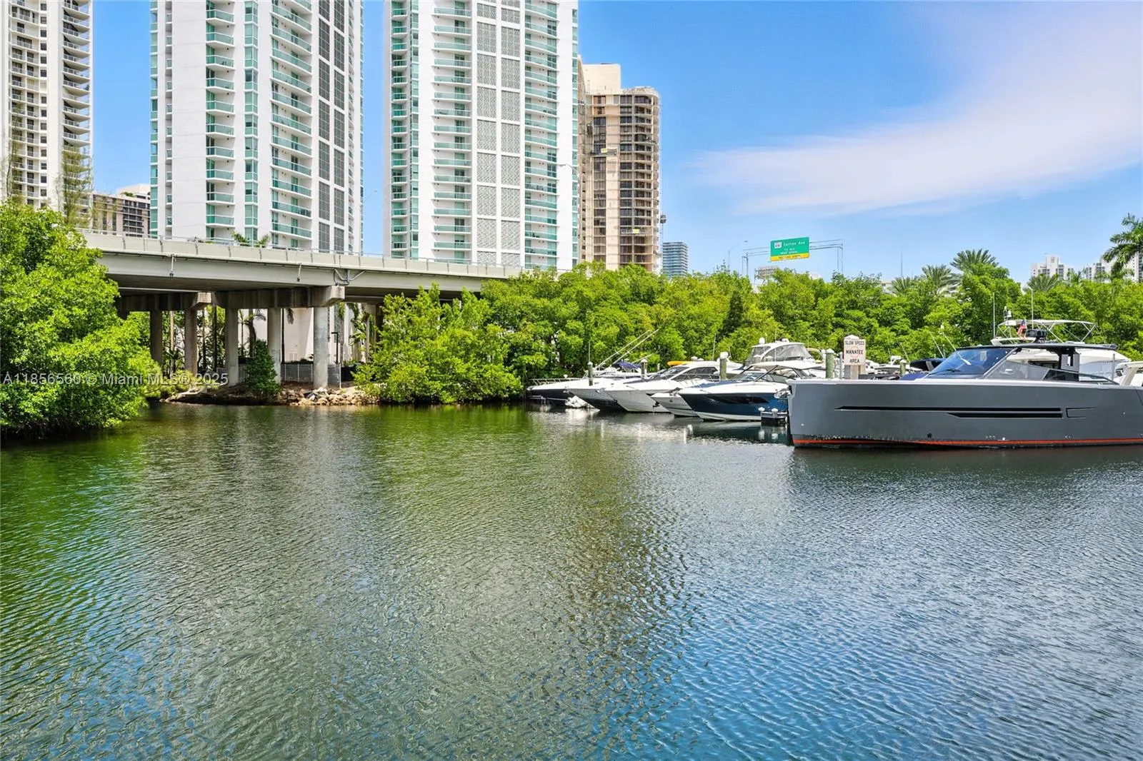3600 Mystic Pointe Dr, #305