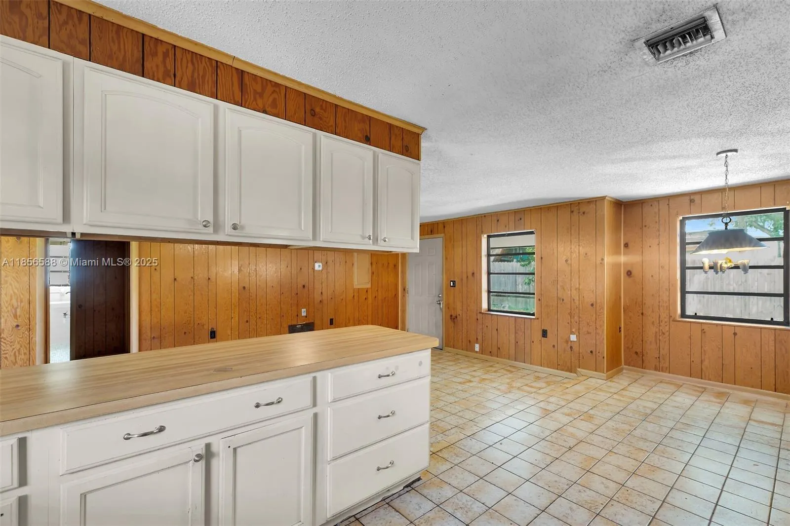 82207 Old Hwy
