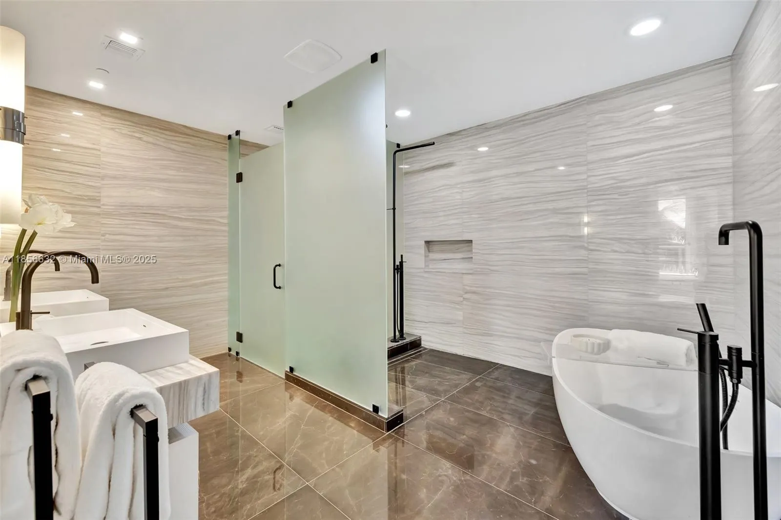 2200 N Ocean Blvd, #S303