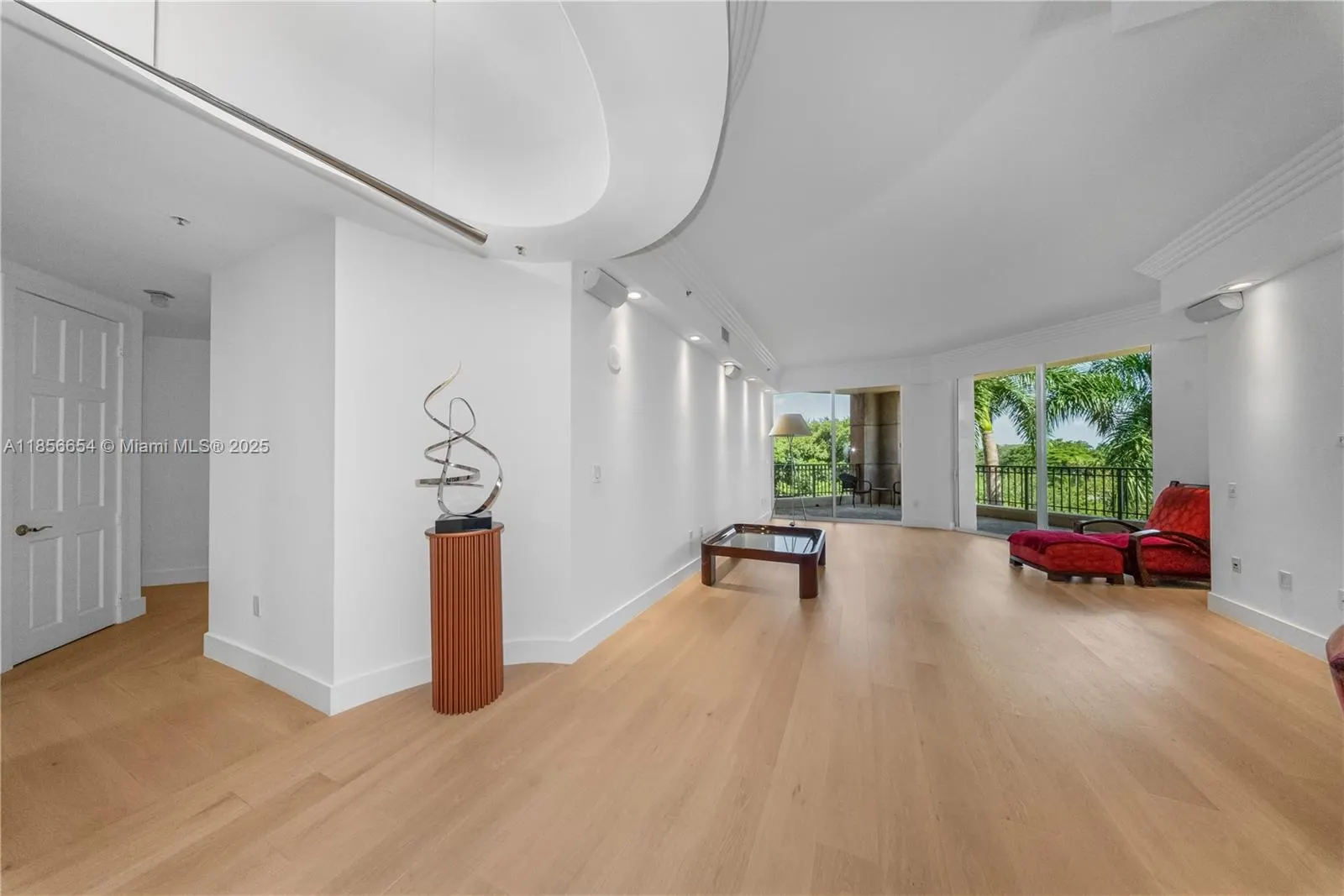 626 Coral Way, #402