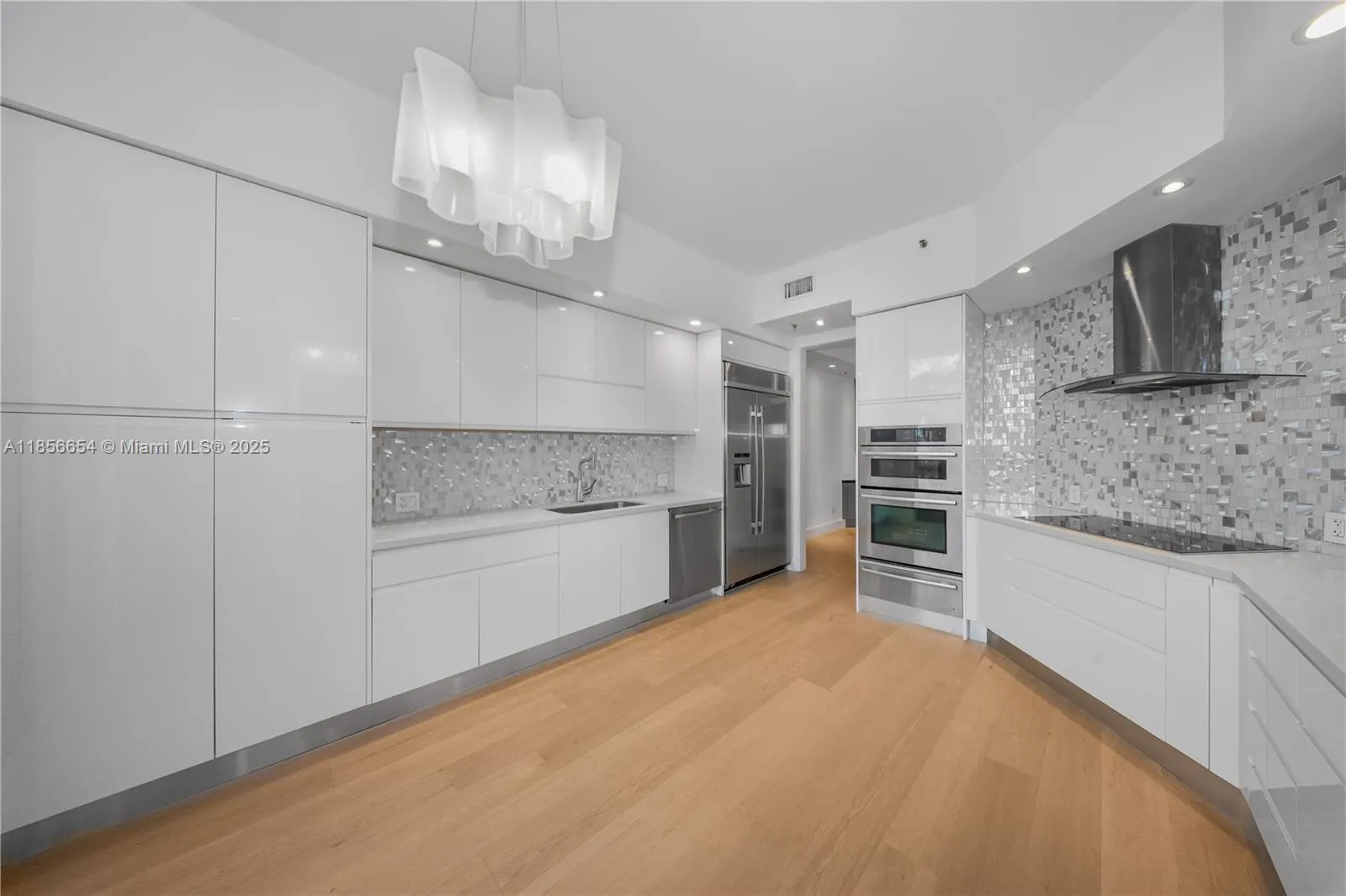626 Coral Way, #402