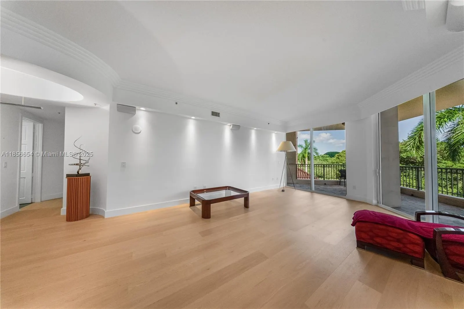 626 Coral Way, #402