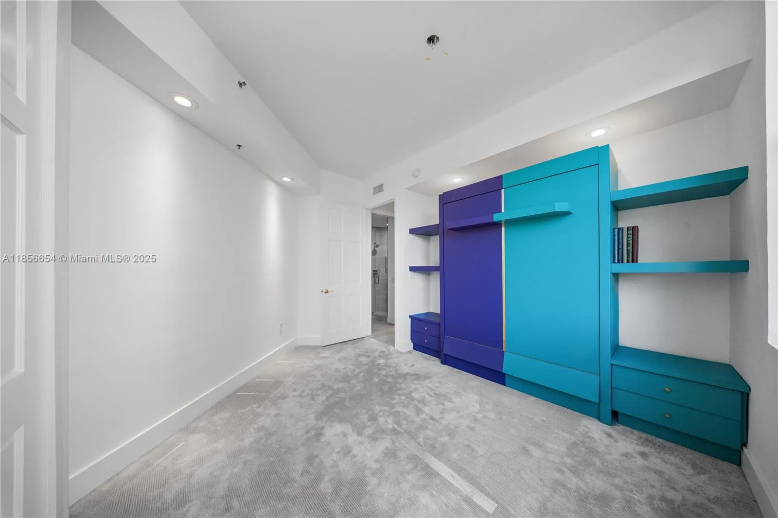 626 Coral Way, #402