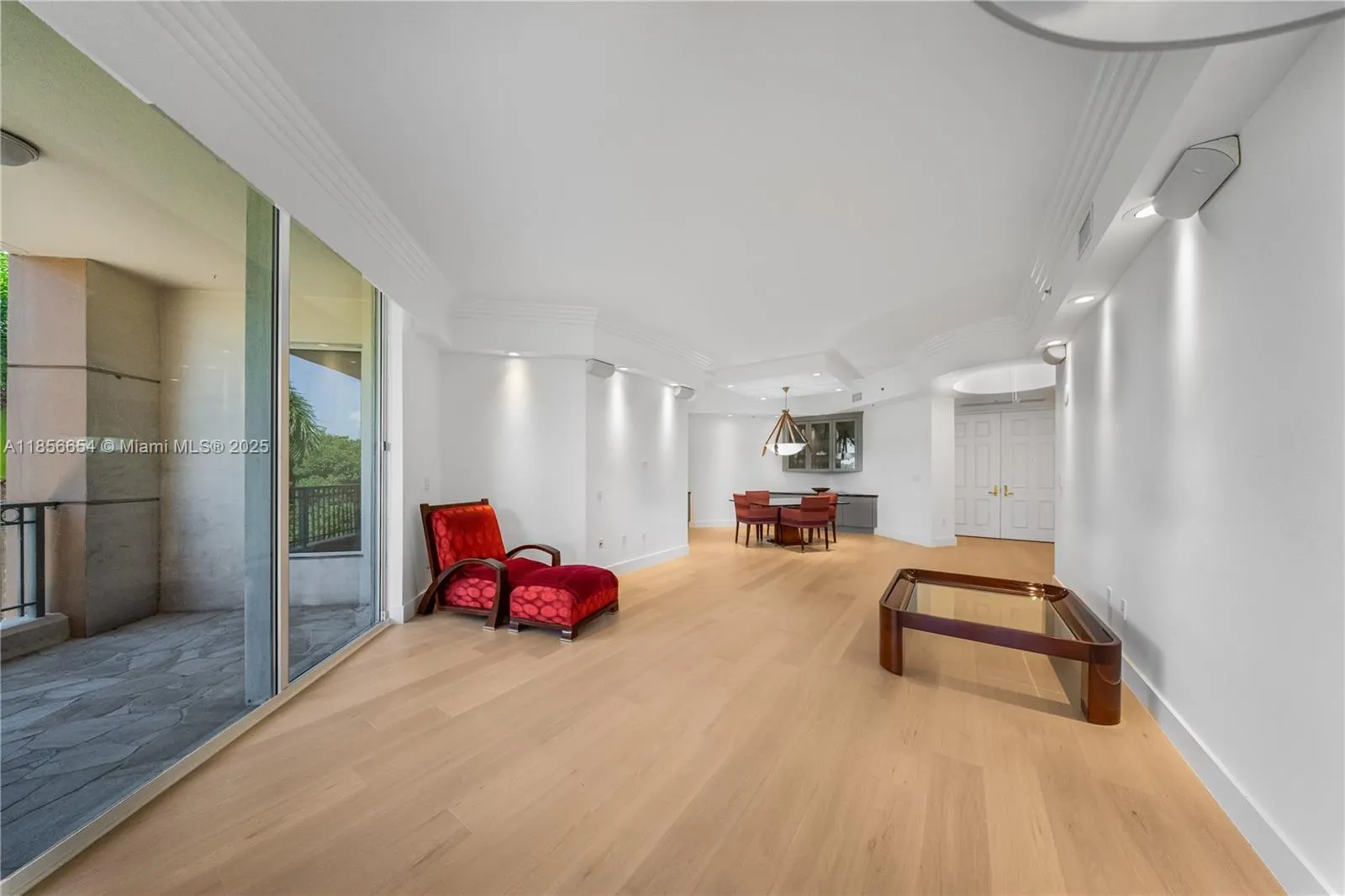 626 Coral Way, #402