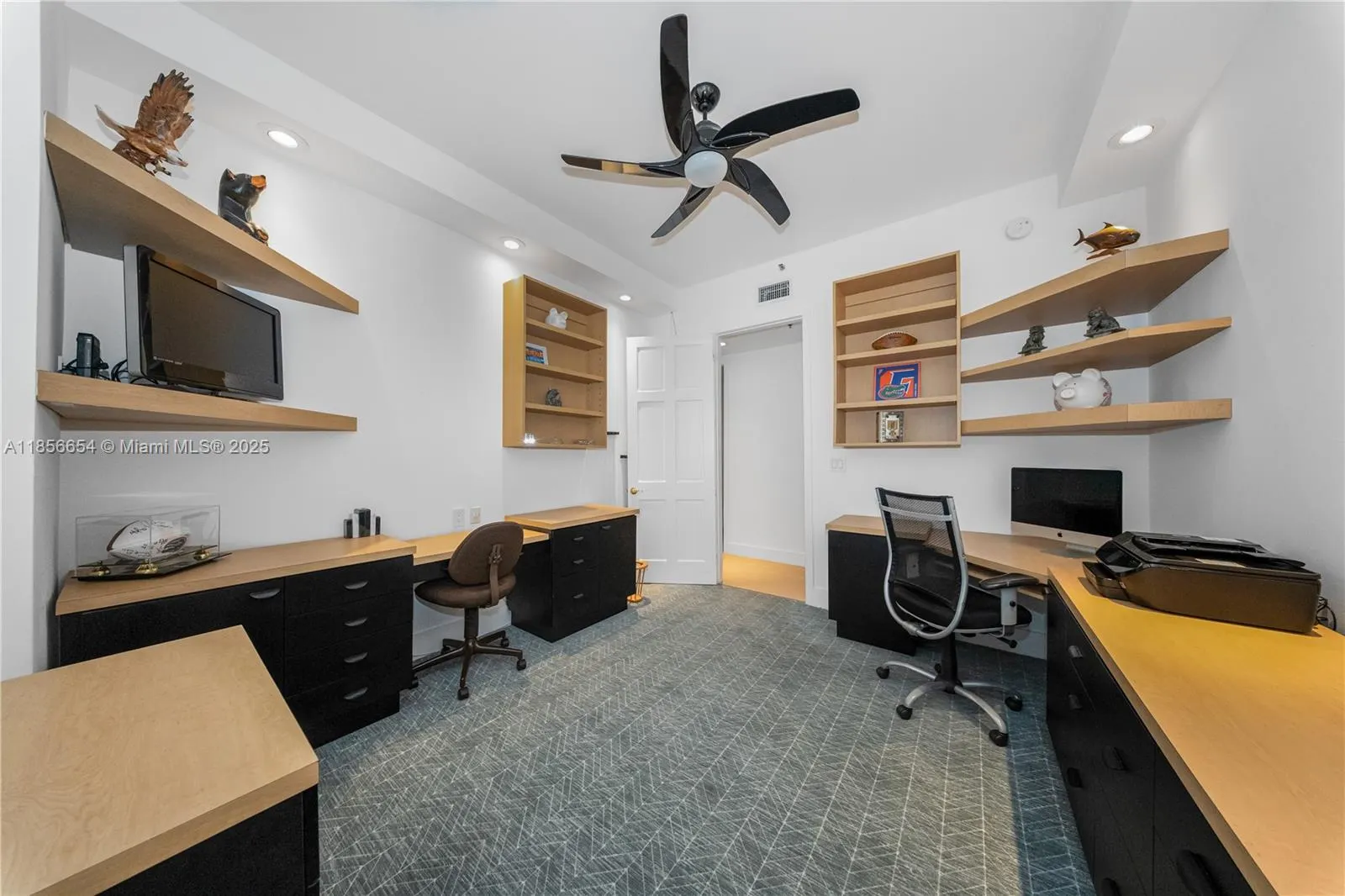 626 Coral Way, #402