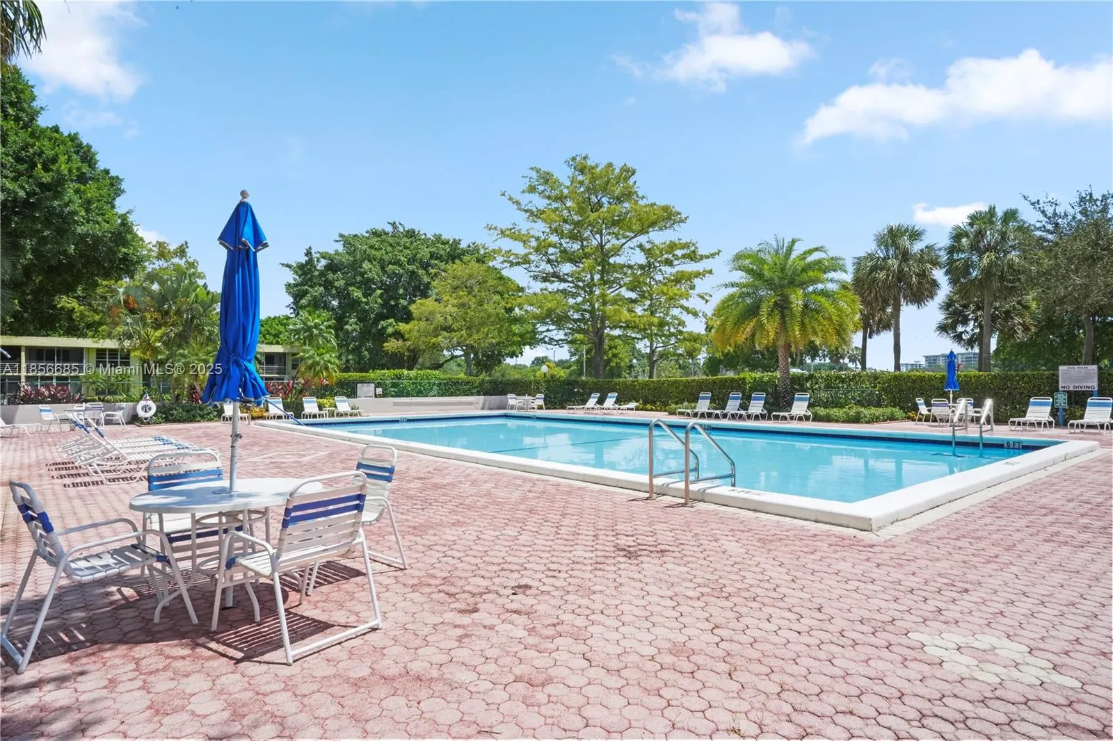 350 Oaks Ln, #222