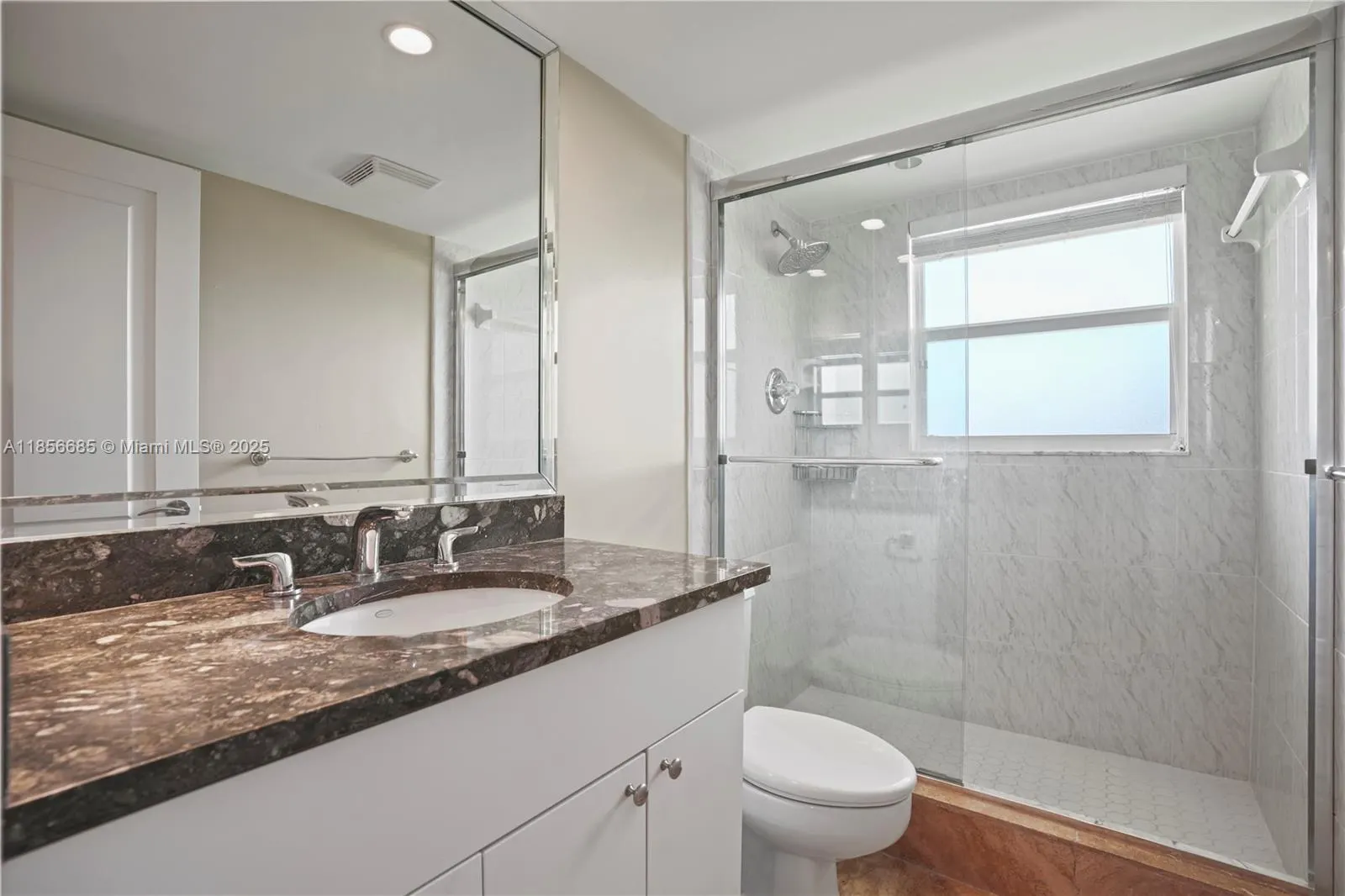 350 Oaks Ln, #222