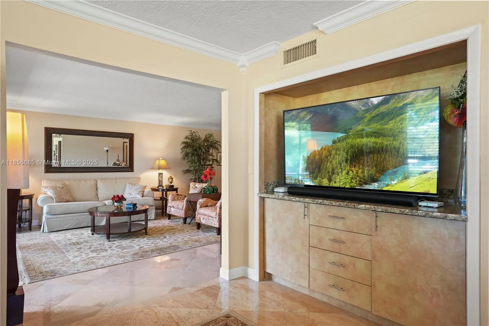 350 Oaks Ln, #222