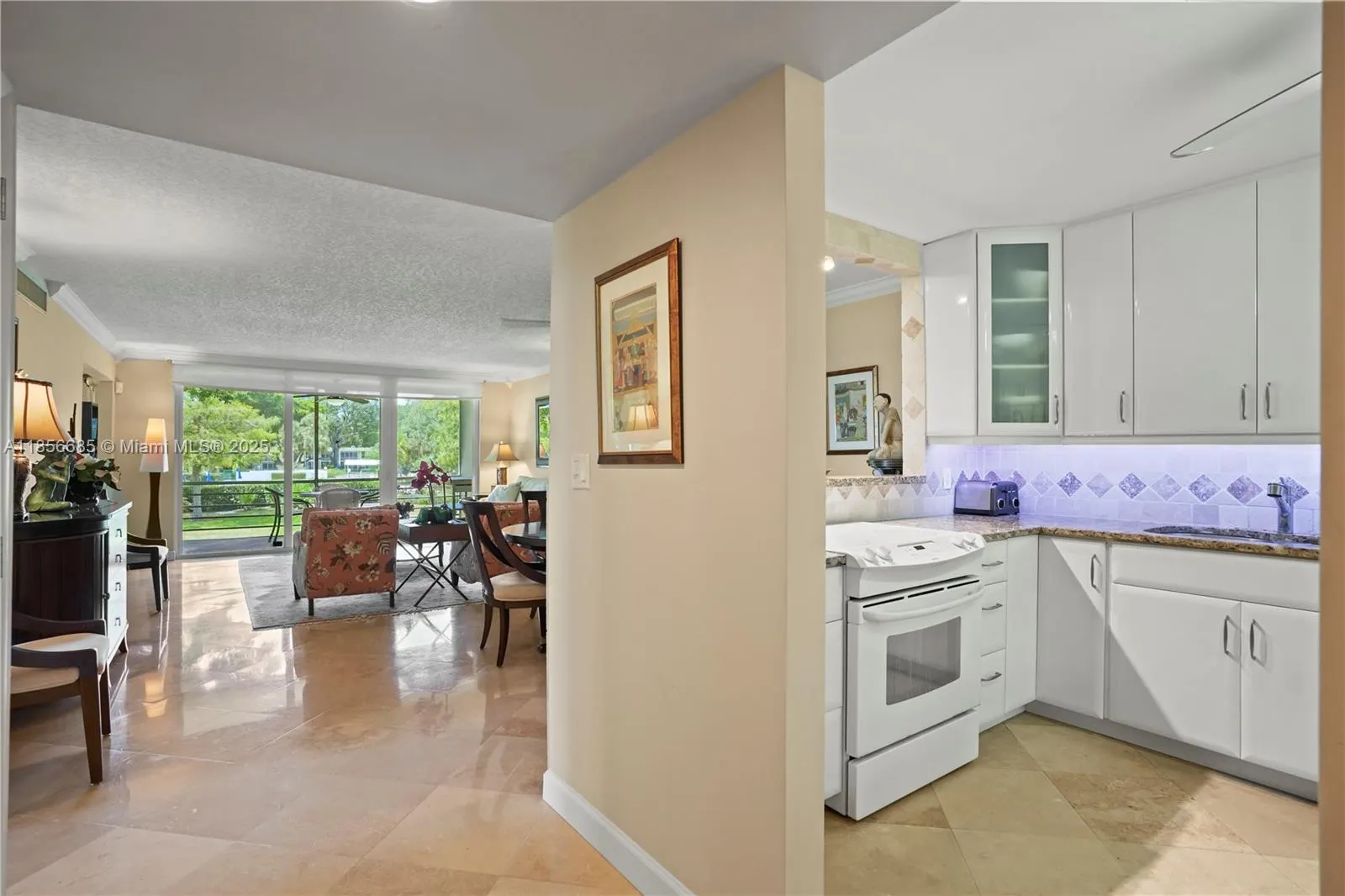 350 Oaks Ln, #222