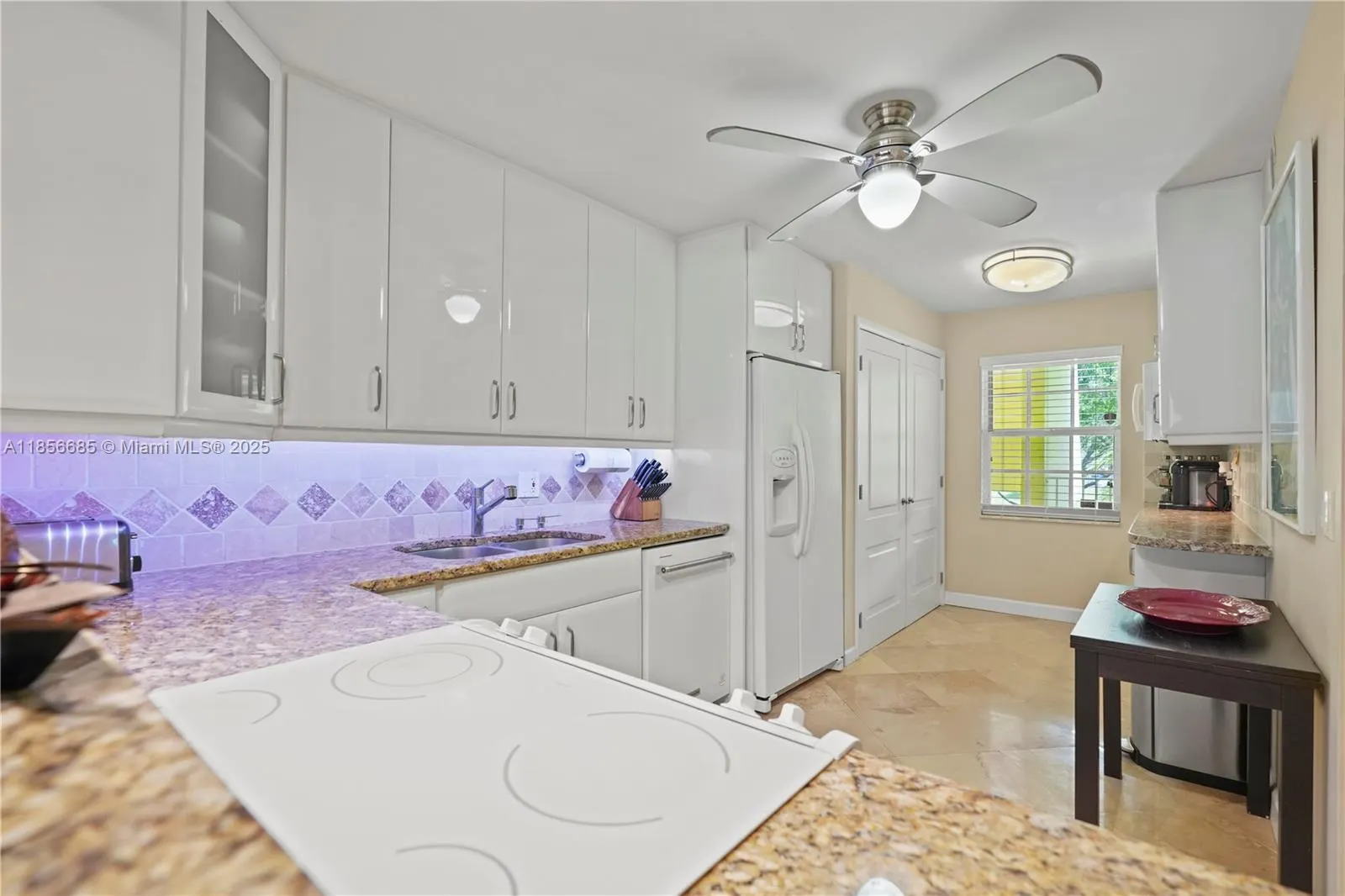 350 Oaks Ln, #222