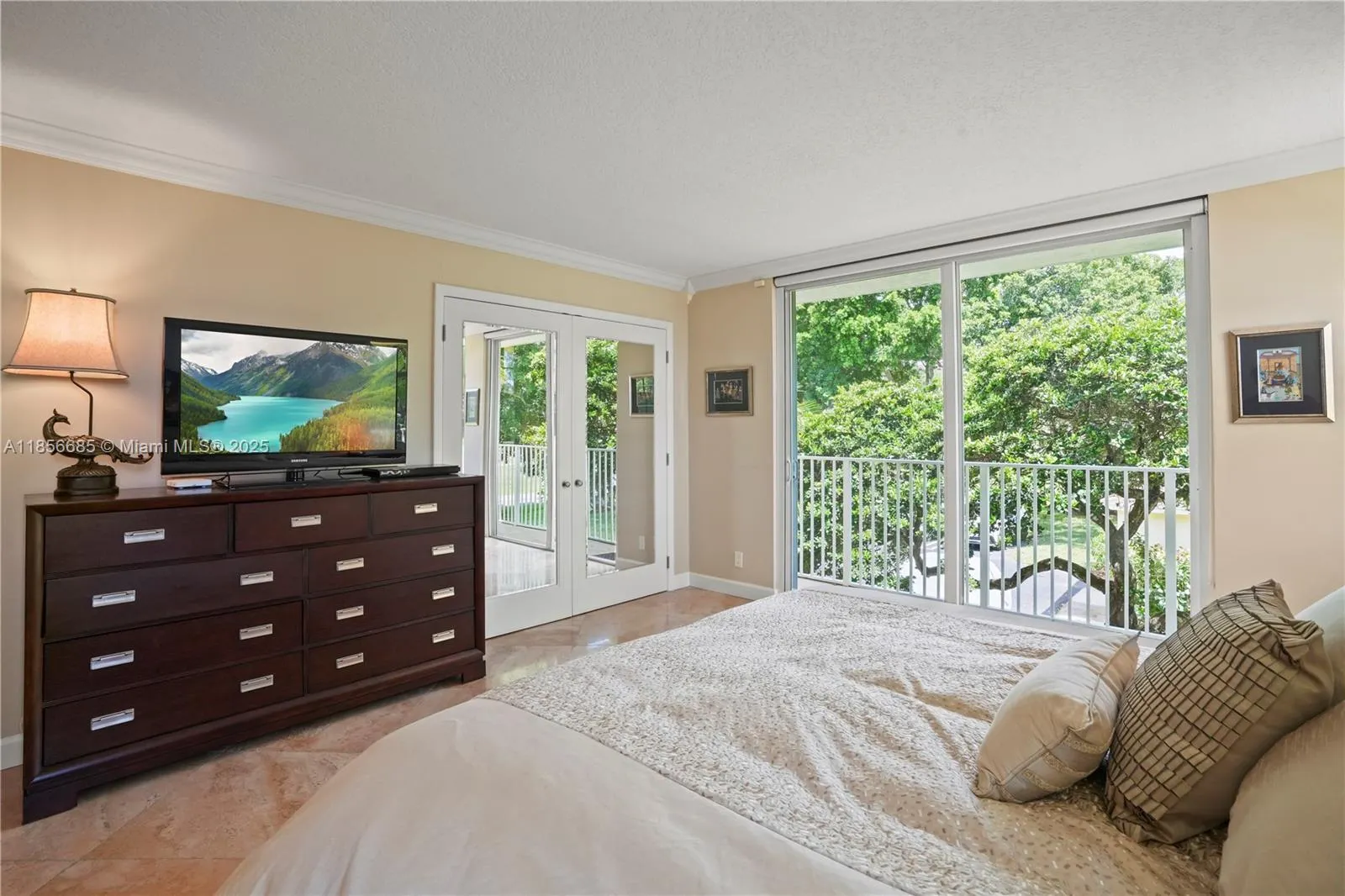 350 Oaks Ln, #222
