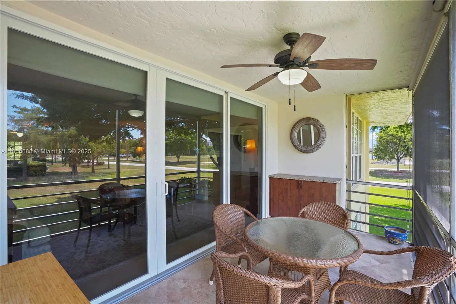 350 Oaks Ln, #222