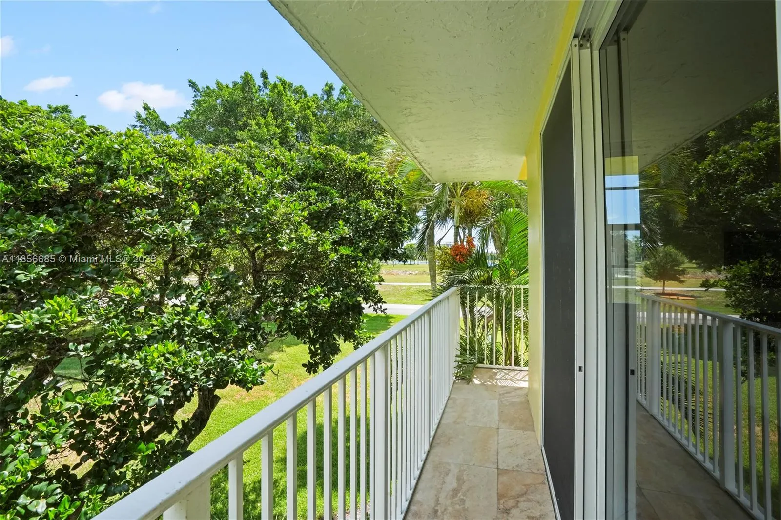 350 Oaks Ln, #222