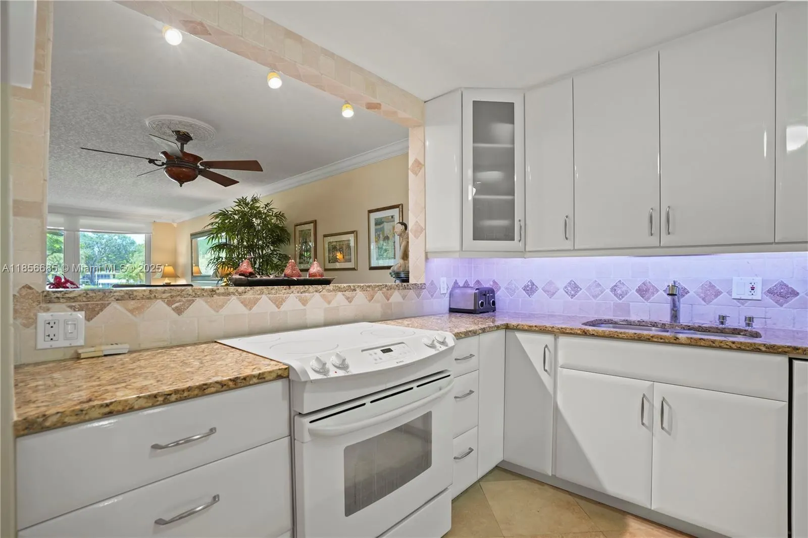 350 Oaks Ln, #222