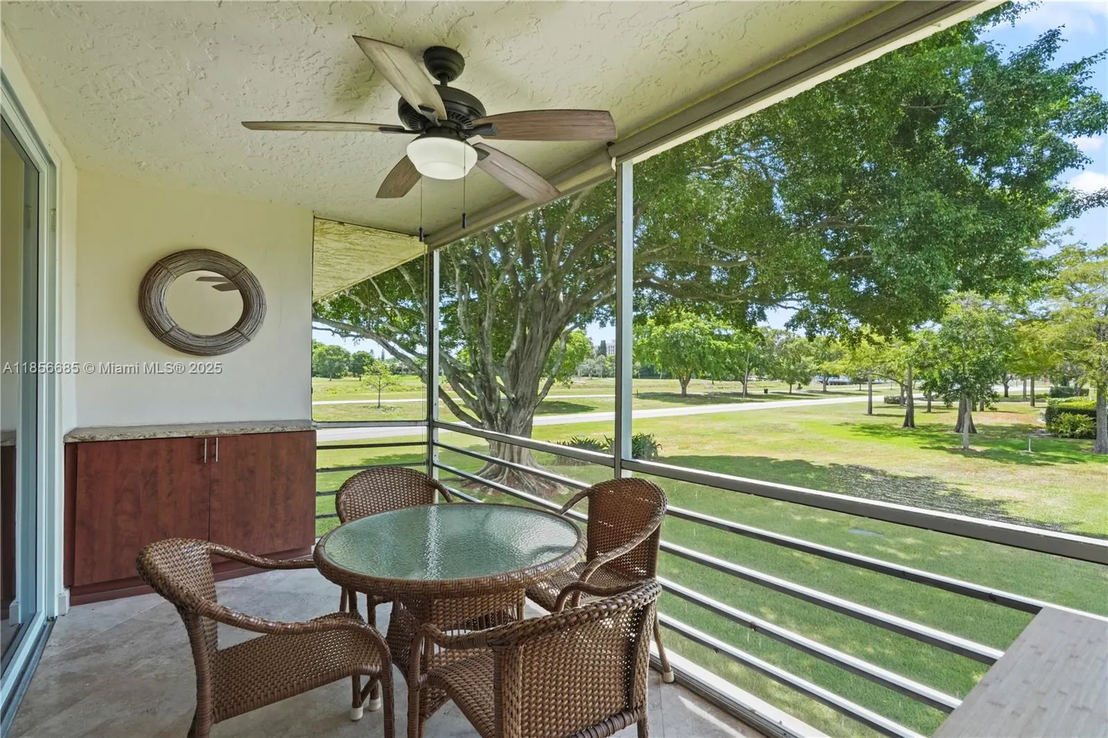 350 Oaks Ln, #222