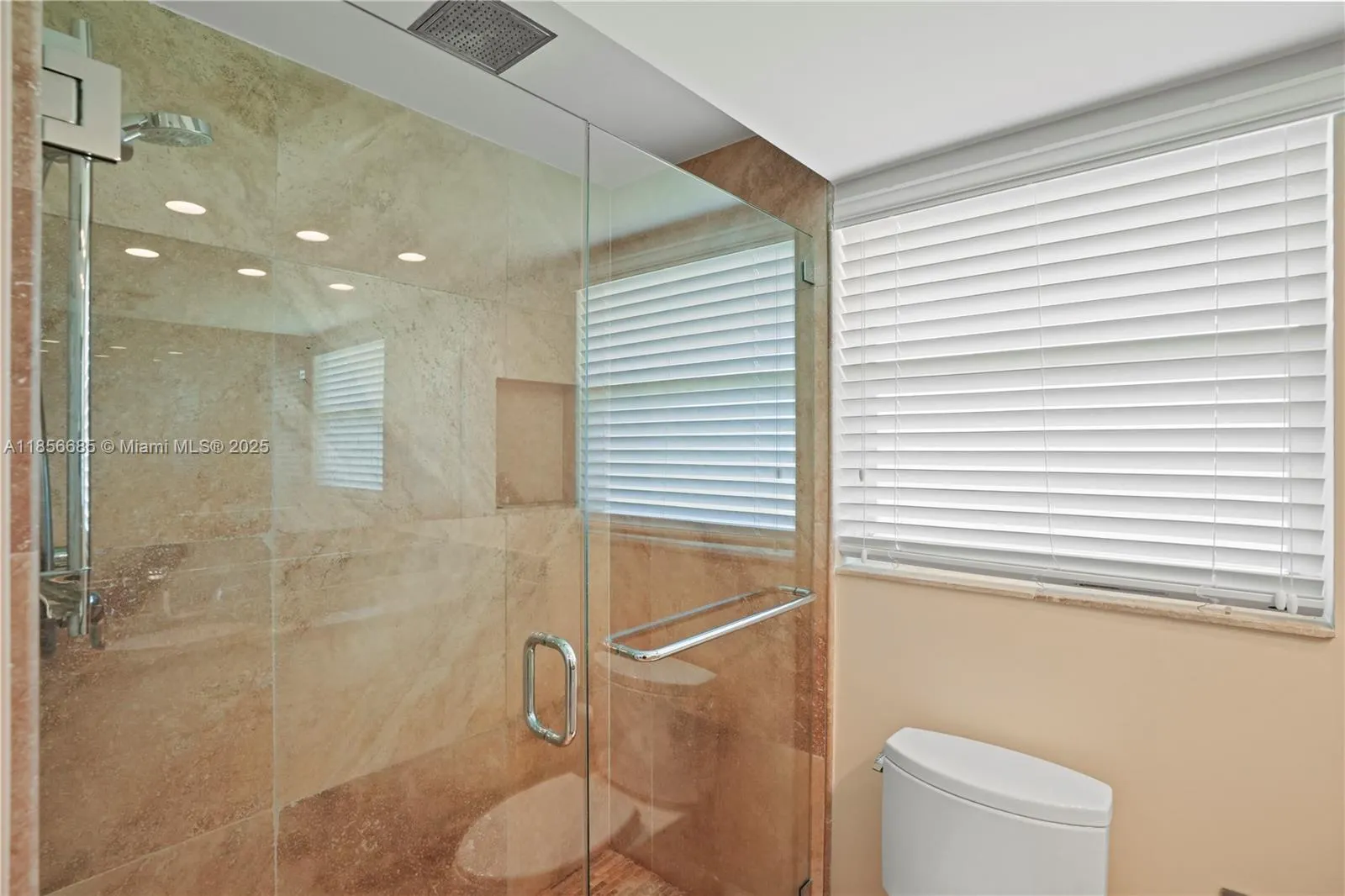 350 Oaks Ln, #222