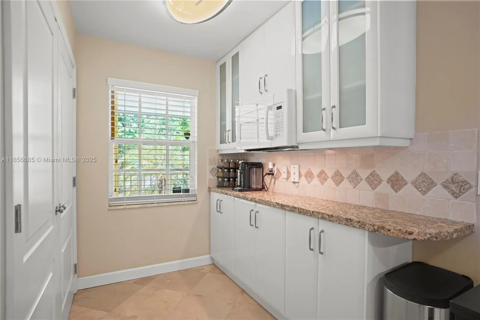 350 Oaks Ln, #222