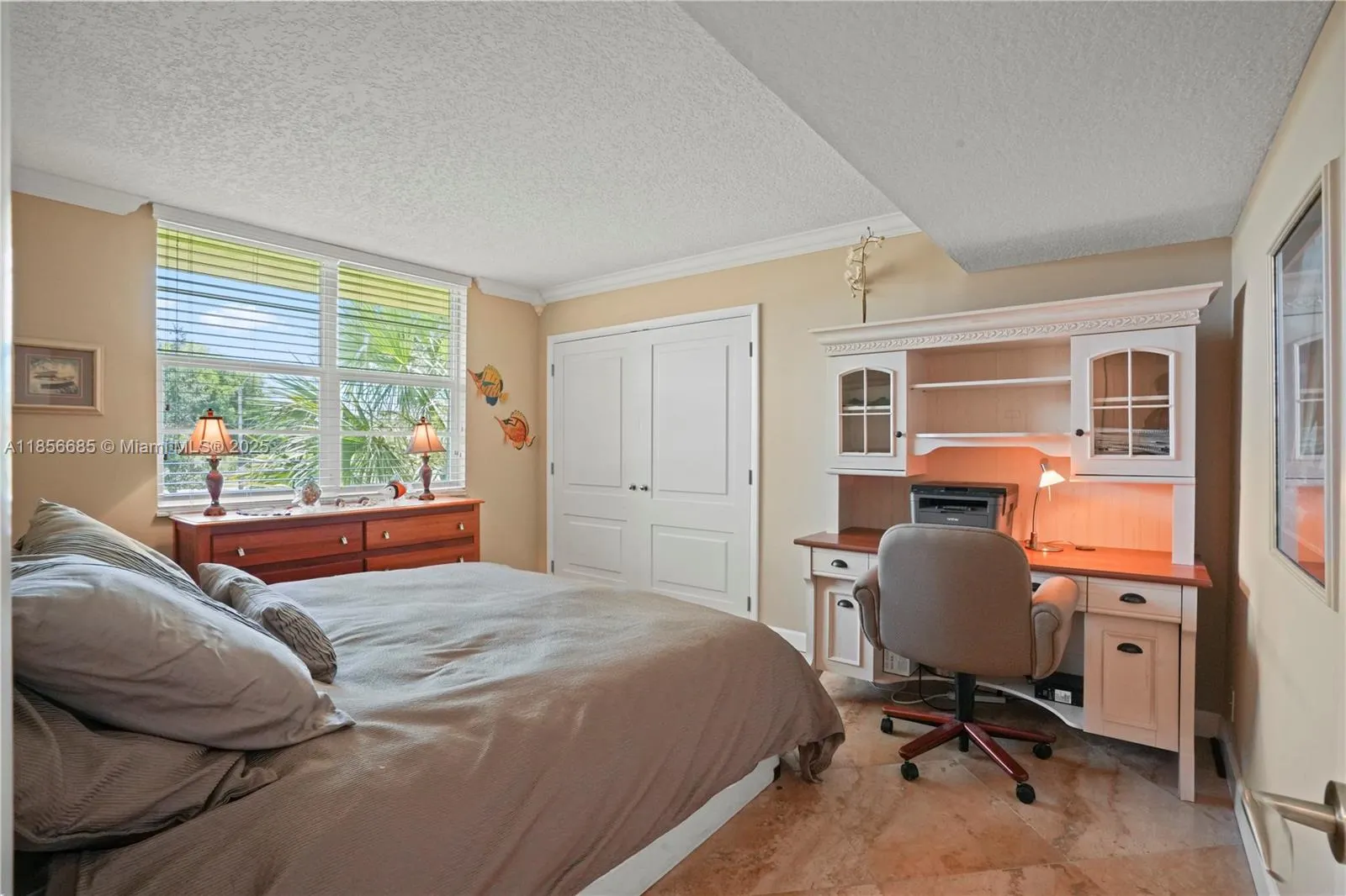 350 Oaks Ln, #222