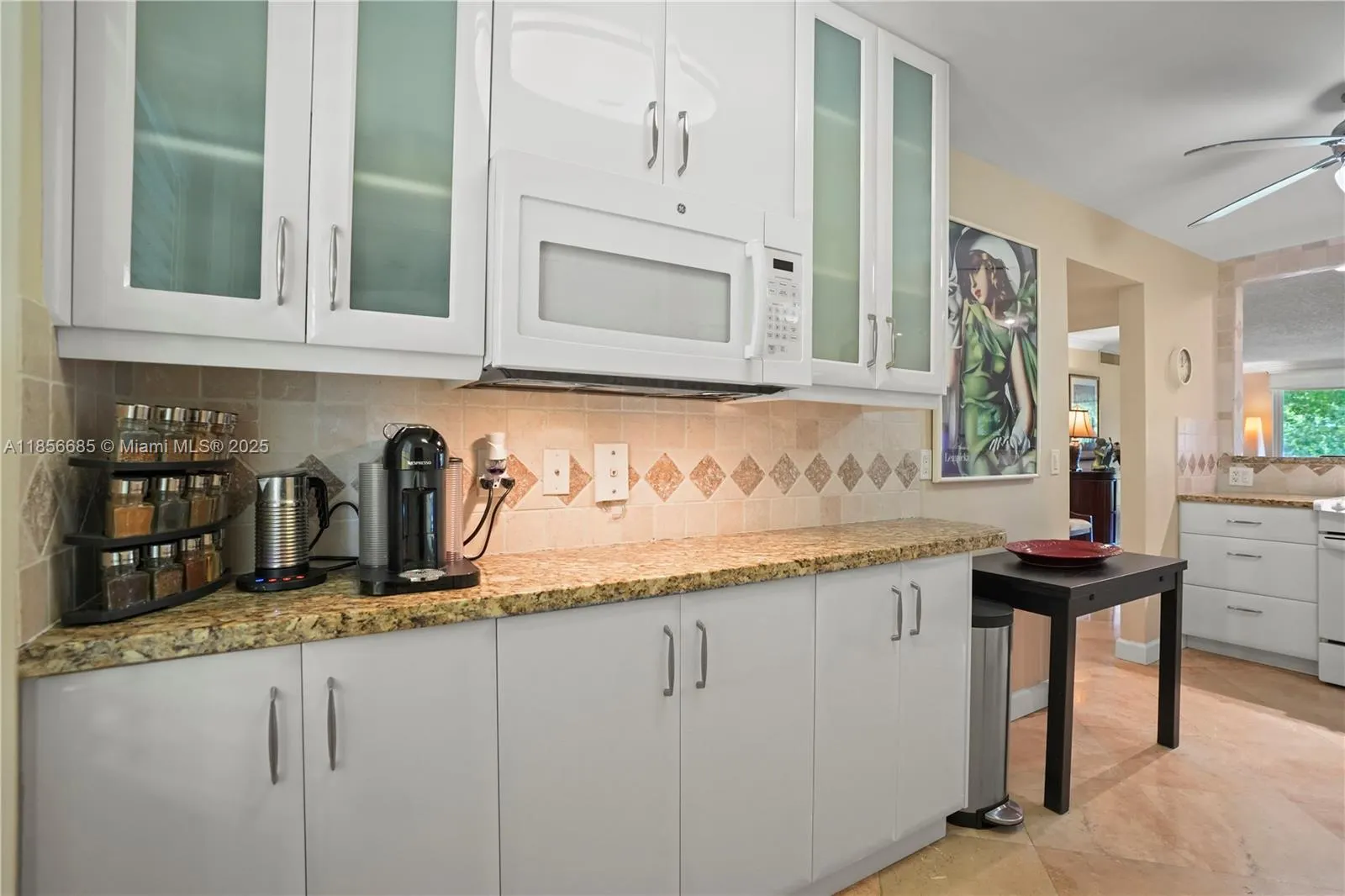 350 Oaks Ln, #222