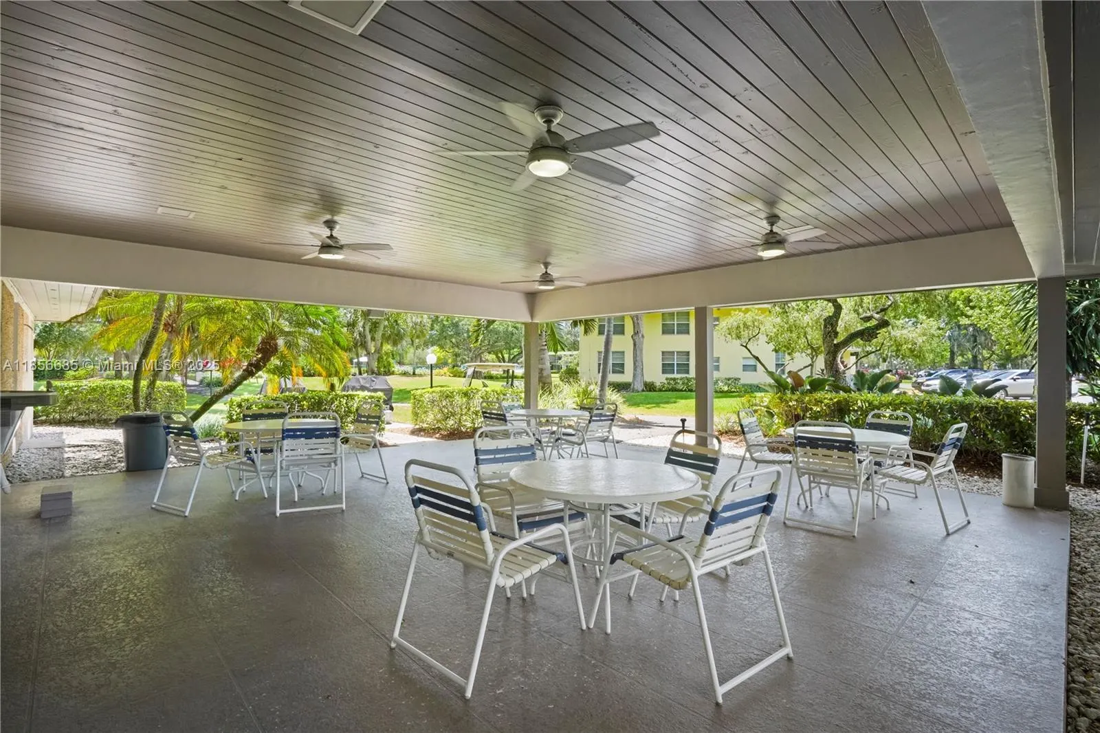 350 Oaks Ln, #222